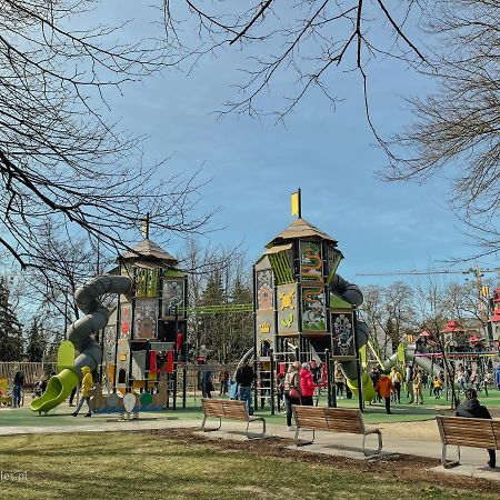 Juna - Nowoczesny Apartament W Centrum Z Widokiem Na Park Pruszków Dış mekan fotoğraf