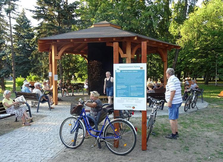 Juna - Nowoczesny Apartament W Centrum Z Widokiem Na Park Pruszków Dış mekan fotoğraf